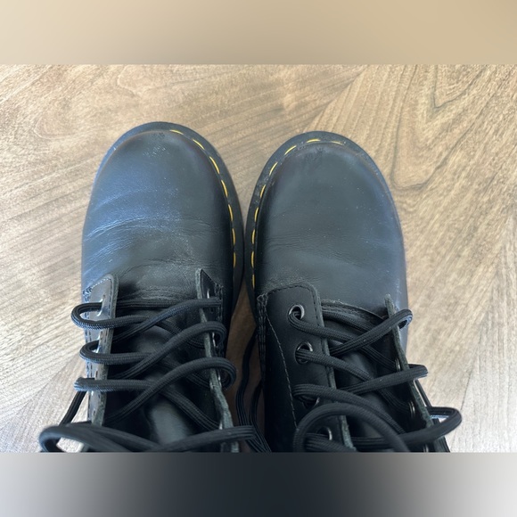 DR. MARTENS 11821 Original Boots - Picture 8 of 9